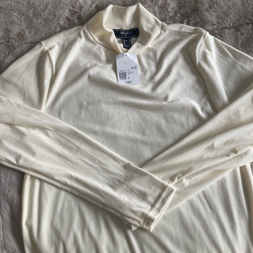 Forever 21 white velour turtleneck size L